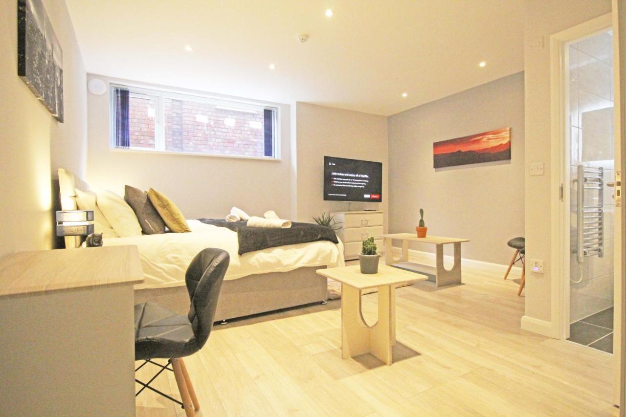 Amicus House - Spacious 4 Bedroom & 4 Bedroom Apartments In St. Helens St Helens  Exterior foto