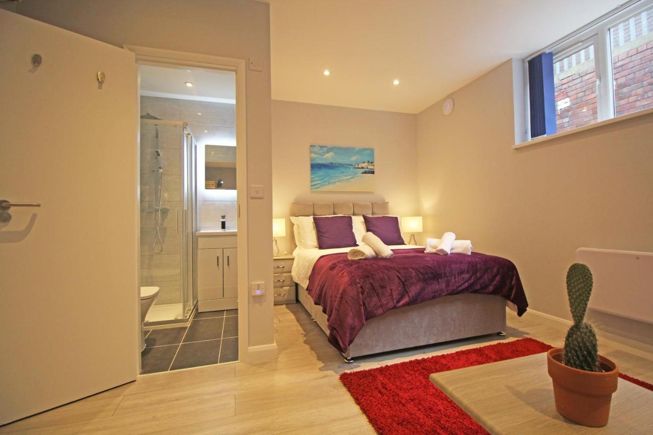 Amicus House - Spacious 4 Bedroom & 4 Bedroom Apartments In St. Helens St Helens  Exterior foto